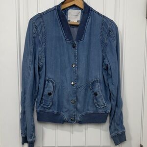 Anthropologie Chambray Light Blue Denim Bomber Jacket Snap Button Women’s Medium